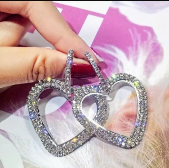 Earrings - Picture 1 of 2